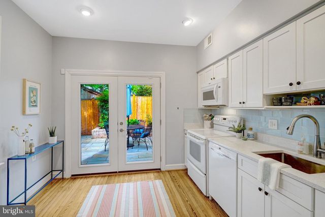707 10TH ST SE, Washington, DC 20003