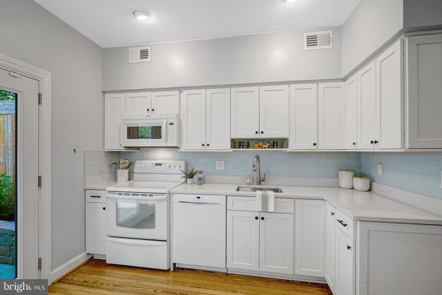 707 10TH ST SE, Washington, DC 20003