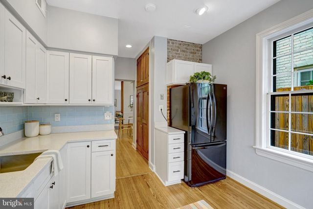 707 10TH ST SE, Washington, DC 20003