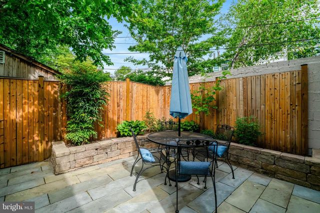 707 10TH ST SE, Washington, DC 20003
