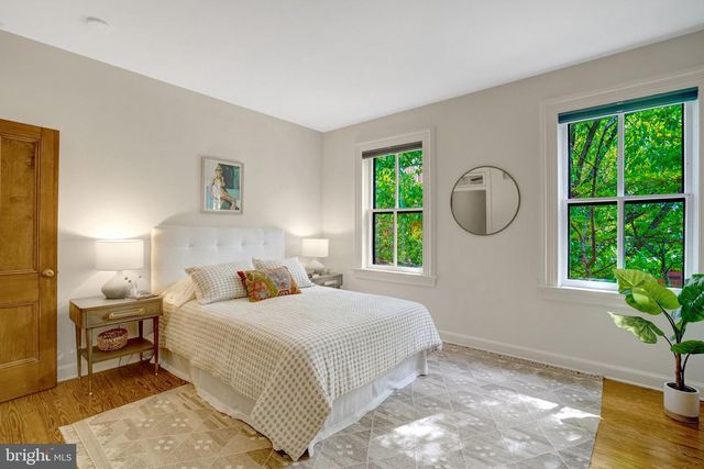 707 10TH ST SE, Washington, DC 20003