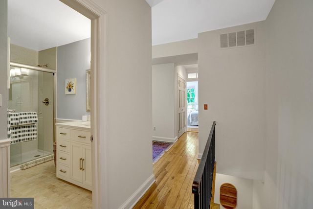 707 10TH ST SE, Washington, DC 20003