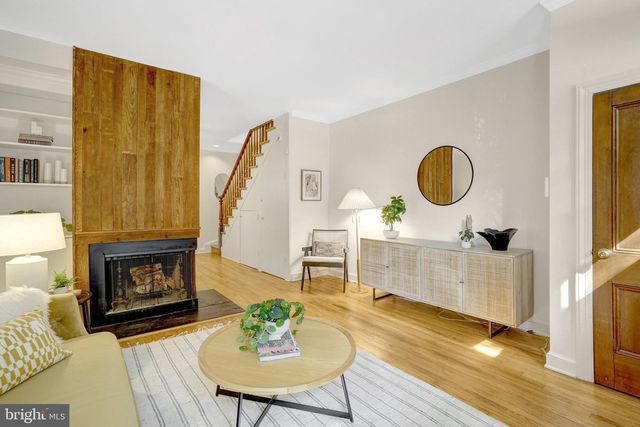 707 10TH ST SE, Washington, DC 20003