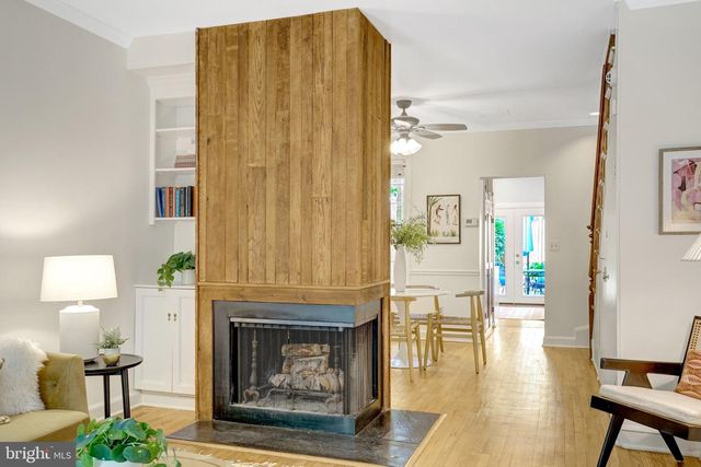 707 10TH ST SE, Washington, DC 20003