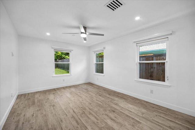 4914 Holly Street, Bellaire, TX 77401