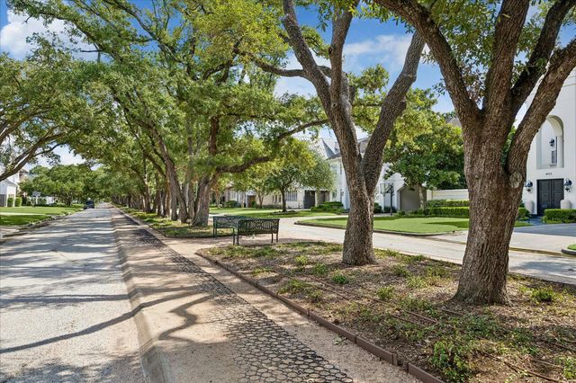 4914 Holly Street, Bellaire, TX 77401