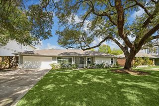 4914 Holly Street, Bellaire, TX 77401