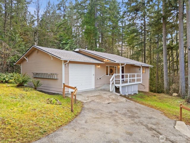 565 NE Ormsby Way, Bremerton, WA 98311