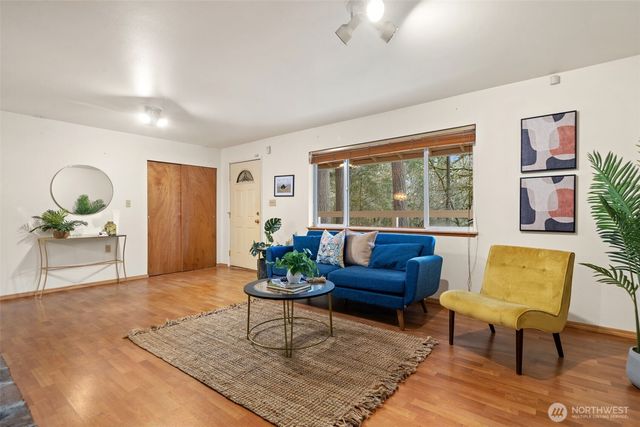 565 NE Ormsby Way, Bremerton, WA 98311