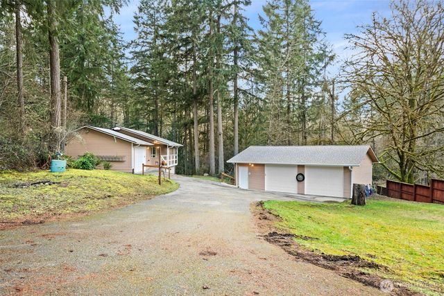 565 NE Ormsby Way, Bremerton, WA 98311