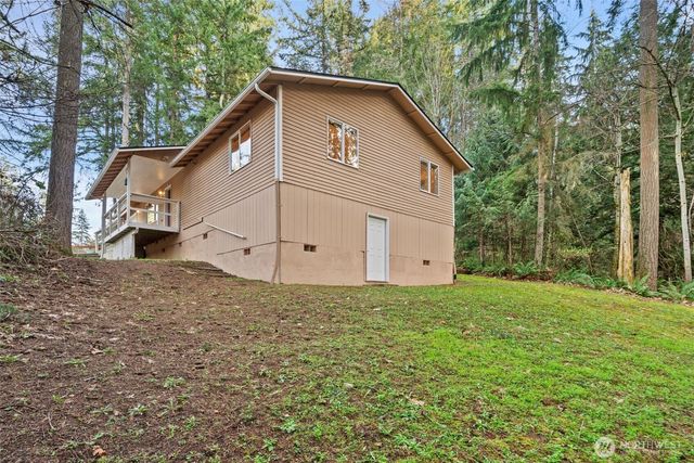 565 NE Ormsby Way, Bremerton, WA 98311