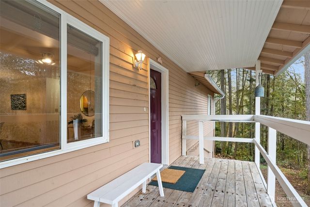 565 NE Ormsby Way, Bremerton, WA 98311