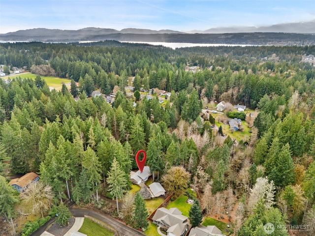 565 NE Ormsby Way, Bremerton, WA 98311