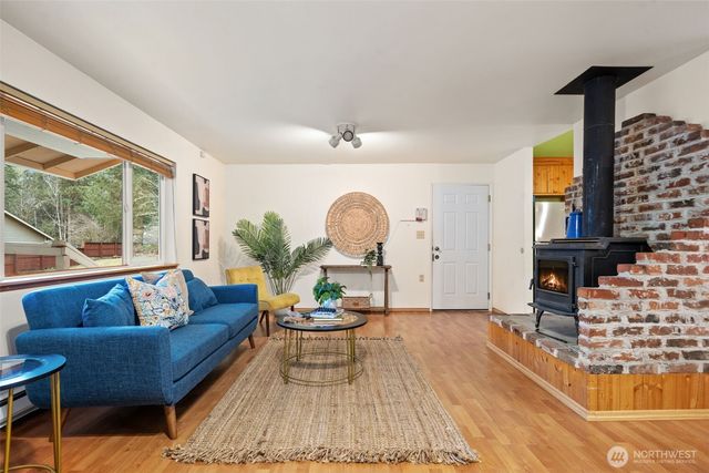 565 NE Ormsby Way, Bremerton, WA 98311