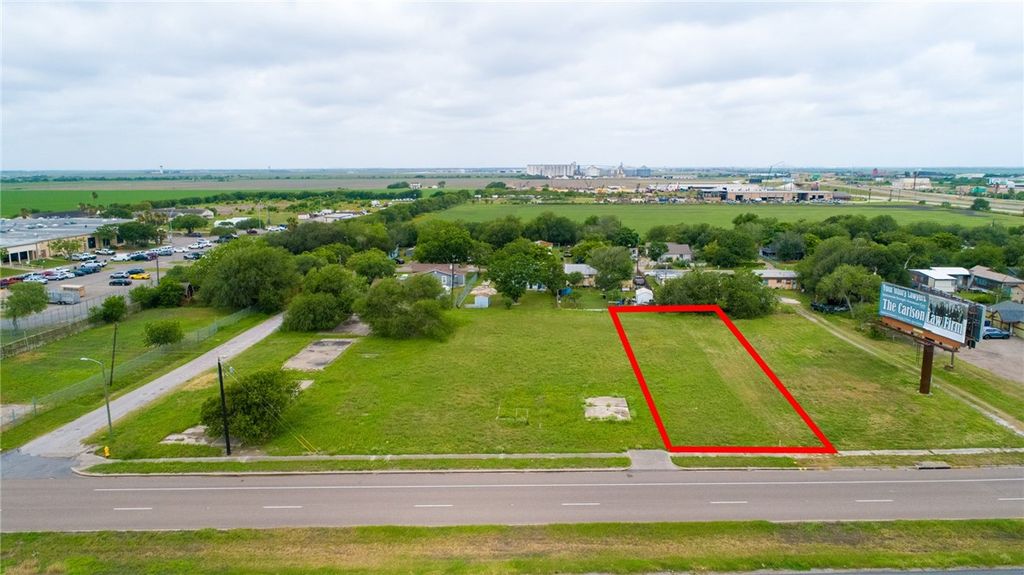 925 N Padre Island Dr, Corpus Christi, TX 78406 — exterior