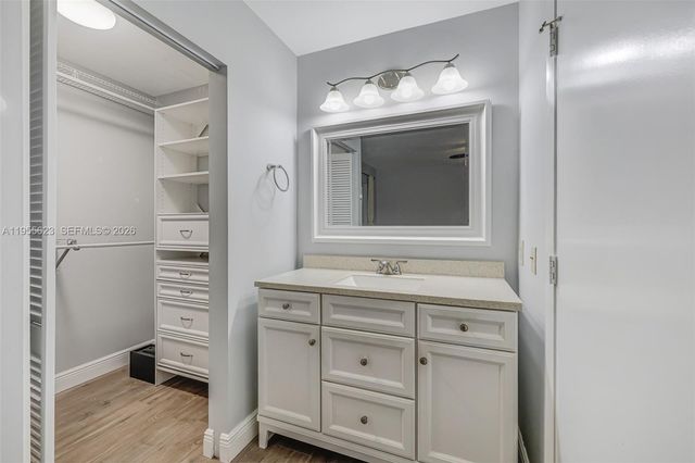 2641 Gately Dr W 902, West Palm Beach, FL 33415