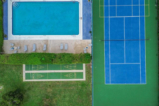 2641 Gately Dr W 902, West Palm Beach, FL 33415