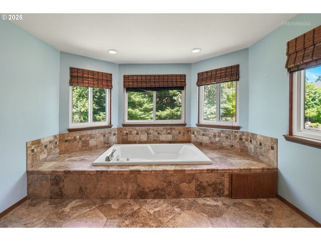 14907 Sw Rosario Ln, Portland, OR 97224