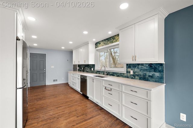 3105 Hickory Ridge Drive, Brandon Charter Township, MI 48462