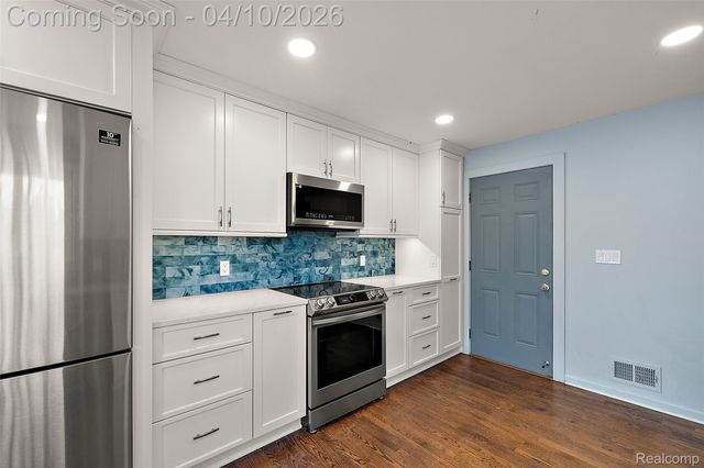 3105 Hickory Ridge Drive, Brandon Charter Township, MI 48462
