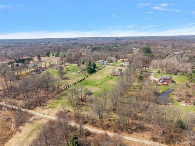 3105 Hickory Ridge Drive, Brandon Charter Township, MI 48462