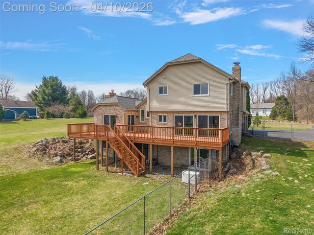 3105 Hickory Ridge Drive, Brandon Charter Township, MI 48462