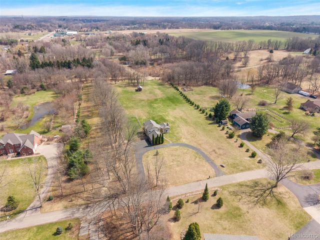 3105 Hickory Ridge Drive, Brandon Charter Township, MI 48462