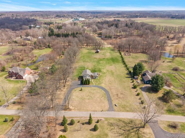 3105 Hickory Ridge Drive, Brandon Charter Township, MI 48462