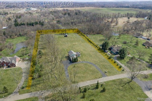 3105 Hickory Ridge Drive, Brandon Charter Township, MI 48462