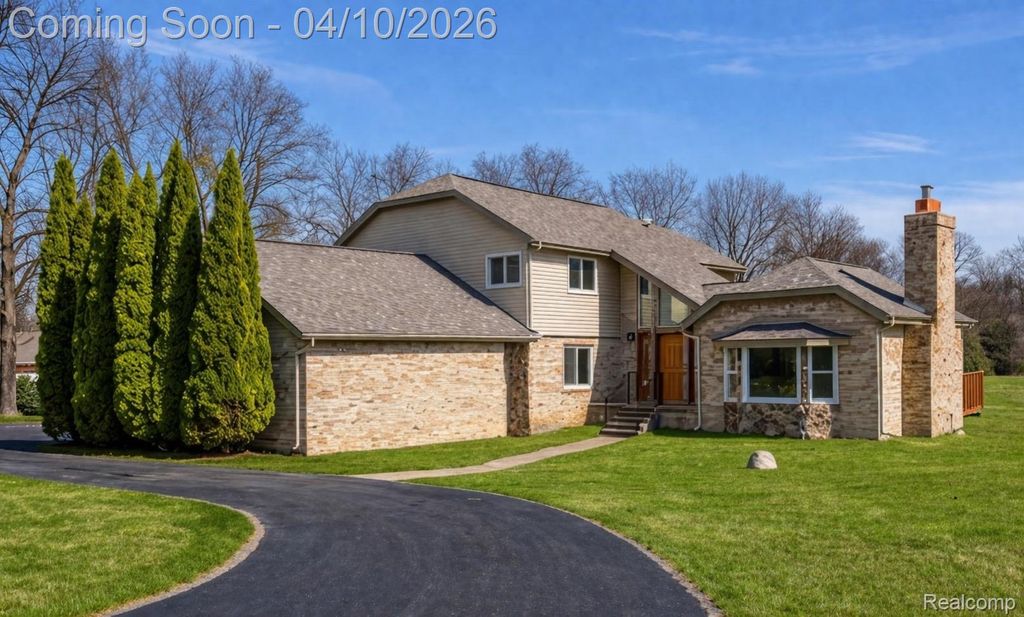 3105 Hickory Ridge Drive, Brandon Charter Township, MI 48462