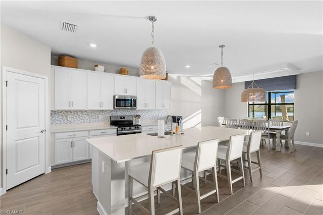 10575 Timber Creek DR, Fort Myers, FL 33913