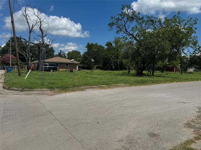 1609 Marshall Street, Kaufman, TX 75142