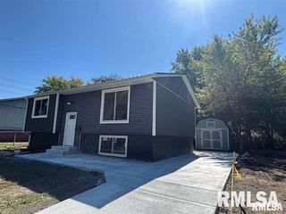 2620 Griffiths Avenue, Springfield, IL 62702