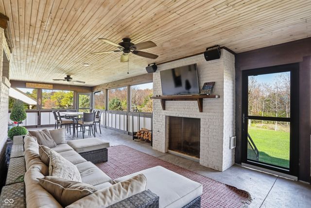 4316 W Whiteland Road, Bargersville, IN 46106