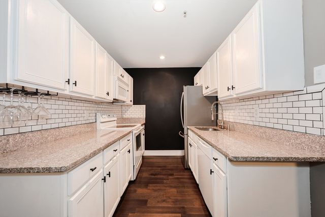 200 Market St 3010, Lowell, MA 01852