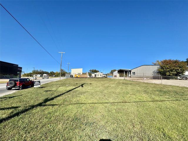 619 W Broadway Street, Gainesville, TX 76240