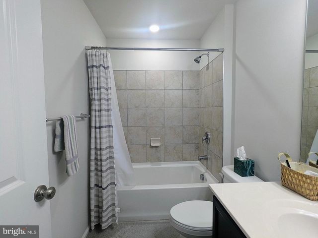 21 TURIN WAY, Mount Laurel, NJ 08054