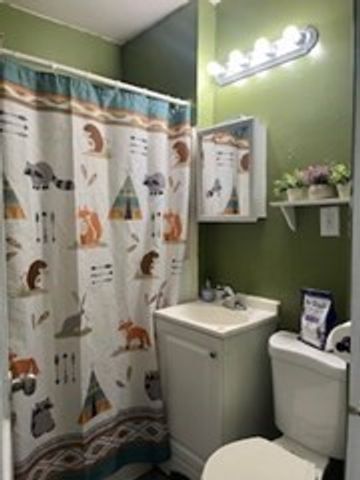491-493 Newbury St, Springfield, MA 01104
