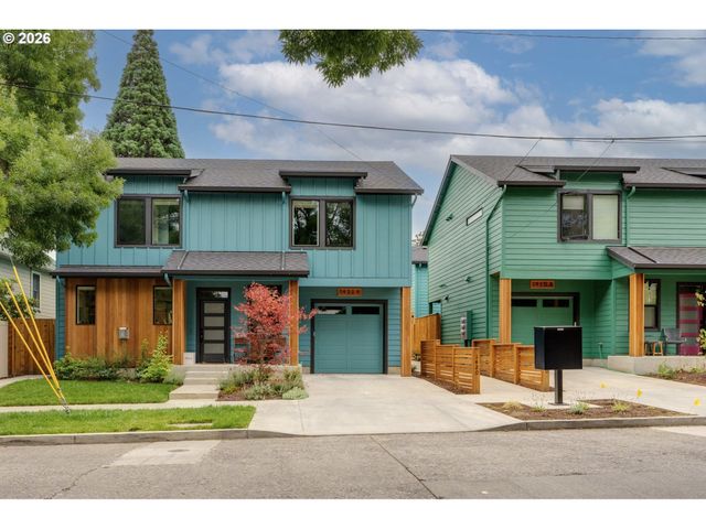 1420 Se CLAYBOURNE St C, Portland, OR 97202