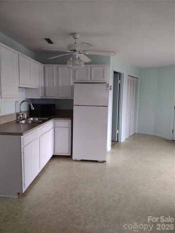 500 Steel Bridge Loop, Hickory, NC 28601