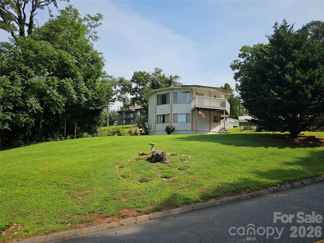 500 Steel Bridge Loop, Hickory, NC 28601