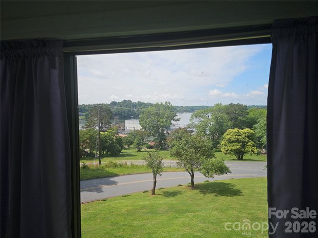 500 Steel Bridge Loop, Hickory, NC 28601
