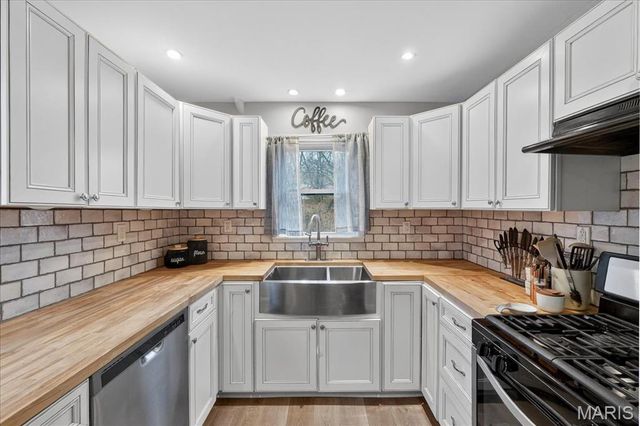 9840 Madison Avenue, Rock Hill, MO 63119