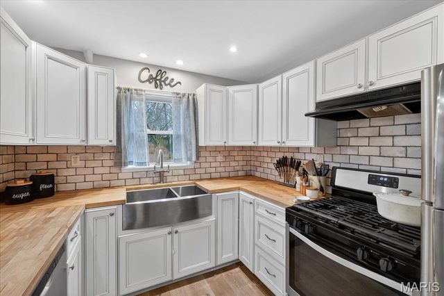 9840 Madison Avenue, Rock Hill, MO 63119