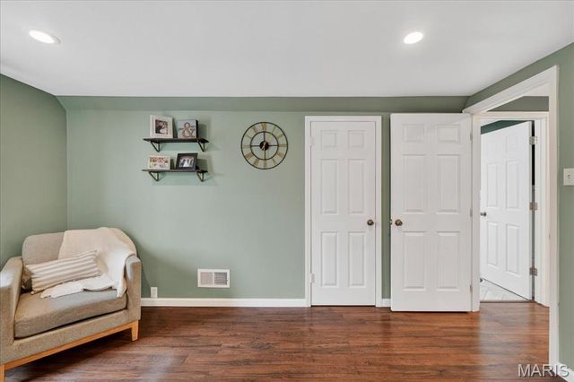 9840 Madison Avenue, Rock Hill, MO 63119