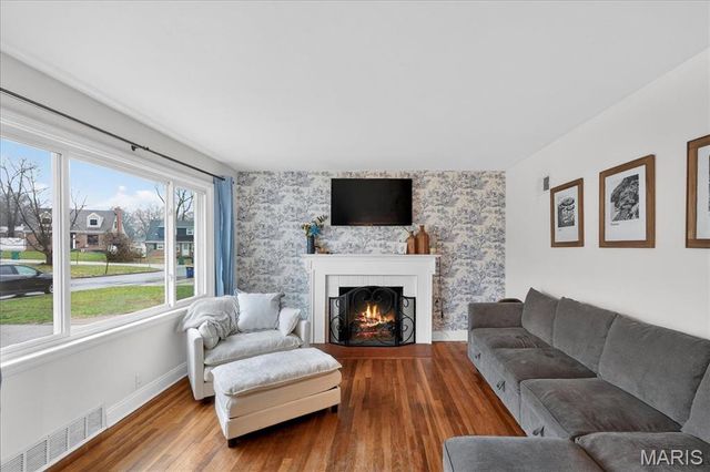 9840 Madison Avenue, Rock Hill, MO 63119