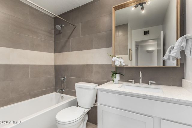 6748 E PARADISE Lane, Scottsdale, AZ 85254