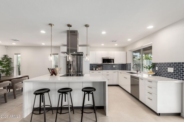 6748 E PARADISE Lane, Scottsdale, AZ 85254