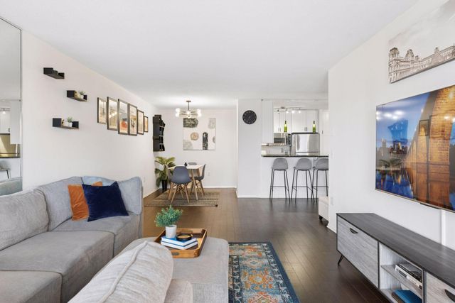 400 Groveland Avenue 914, Minneapolis, MN 55403