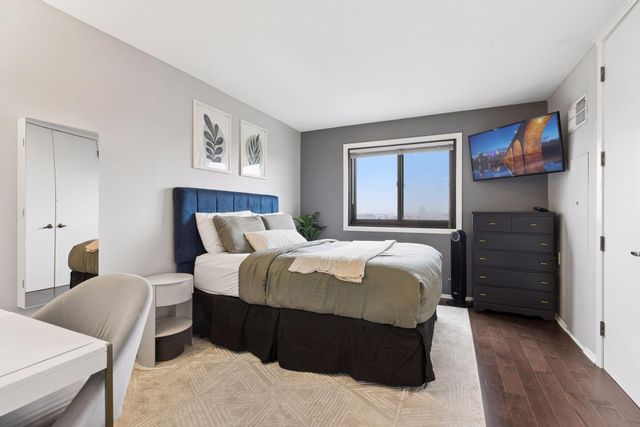 400 Groveland Avenue 914, Minneapolis, MN 55403